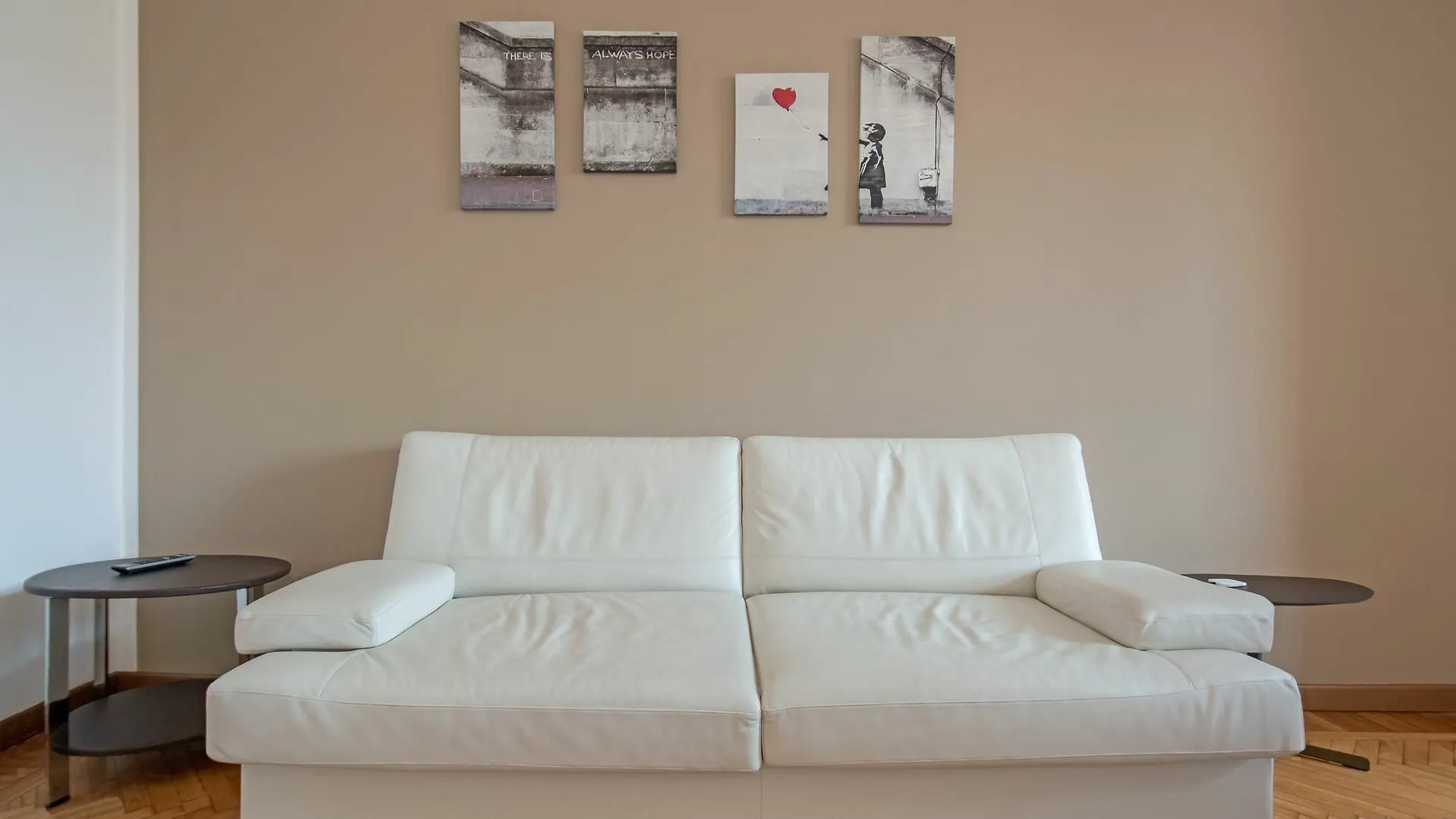 Apartment Xxv Aprile Milan